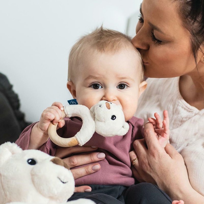 Whisbear - Eko gryzak drewniany Miś - kremowy