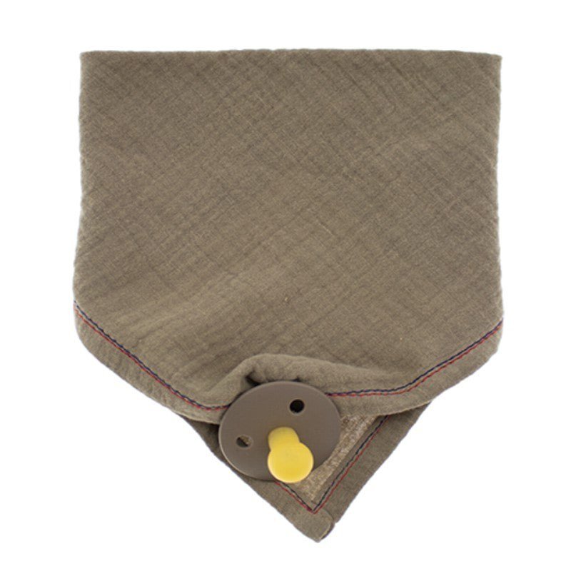 Hi Little One - Śliniak muślinowy bandana z zawieszką na smoczek muslin bandana bibs with pacifire holder Dark Oak Light