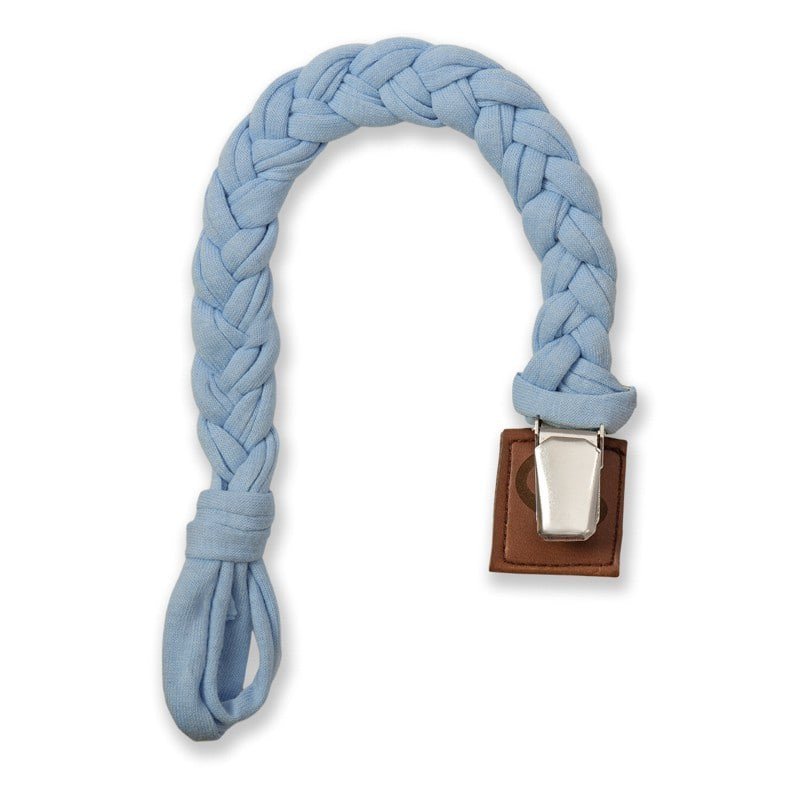 Hi Little One - warkoczykowa zawieszka do smoczka Pacifer holder Baby Blue