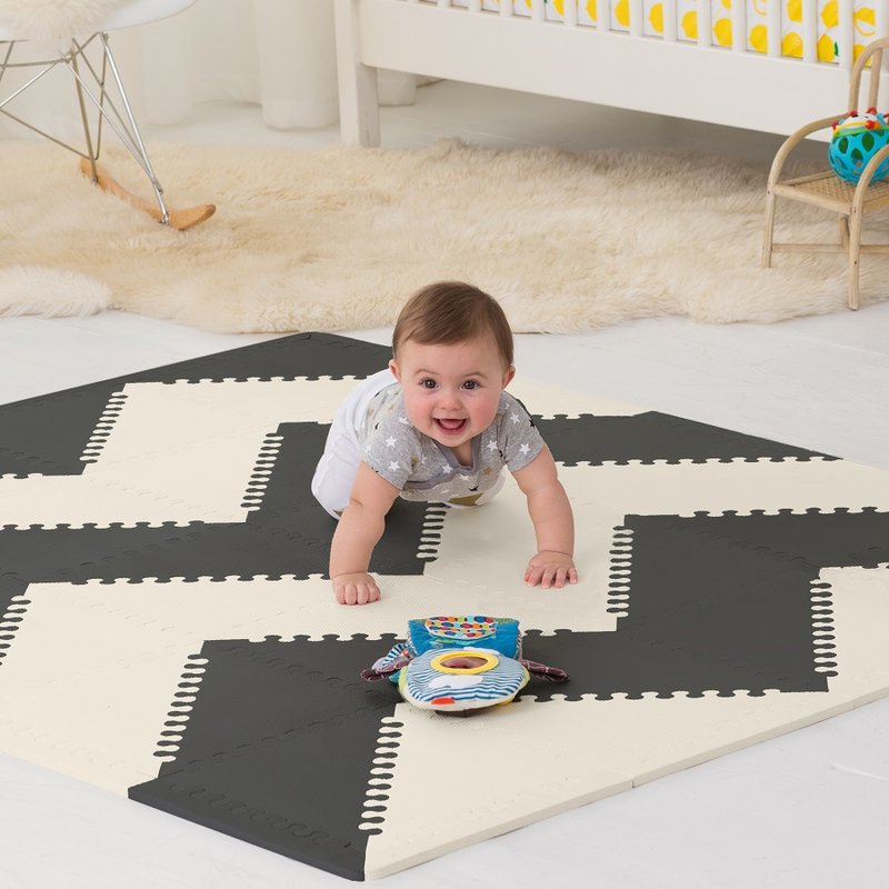 Skip Hop - Mata Playspot Black/Cream GEO