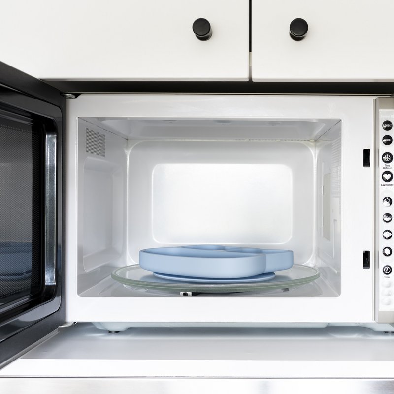 Silikonowy talerzyk z przyssawką Miś We Might Be Tiny - Blue Dusk