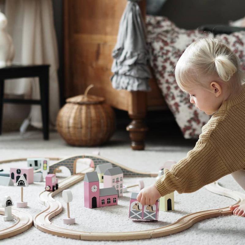 Drewniany tor samochodowy, różowy Jabadabado JaBaDaBaDo