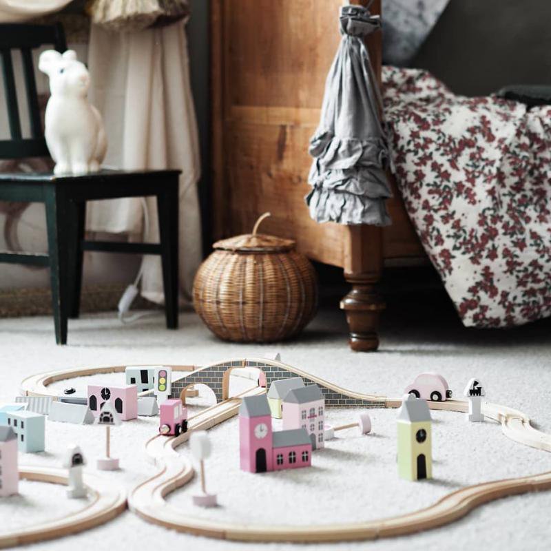 Drewniany tor samochodowy, różowy Jabadabado JaBaDaBaDo