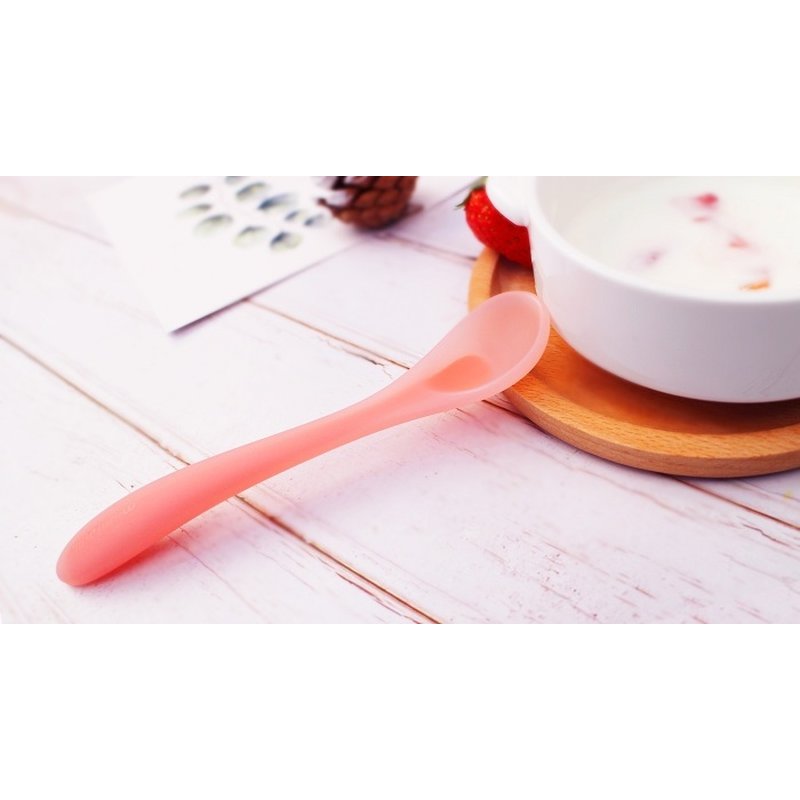 Mombella Łyżeczka Silikonowa Pink 2 szt