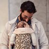 BABYBJORN MINI 3D Jersey – nosidełko, Beż/Leopard BABYBJORN MINI 3D Jersey – nosidełko, Beż/Leopard