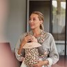 BABYBJORN MINI 3D Jersey – nosidełko, Beż/Leopard BABYBJORN MINI 3D Jersey – nosidełko, Beż/Leopard