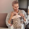 BABYBJORN MINI 3D Jersey – nosidełko, Beż/Leopard BABYBJORN MINI 3D Jersey – nosidełko, Beż/Leopard