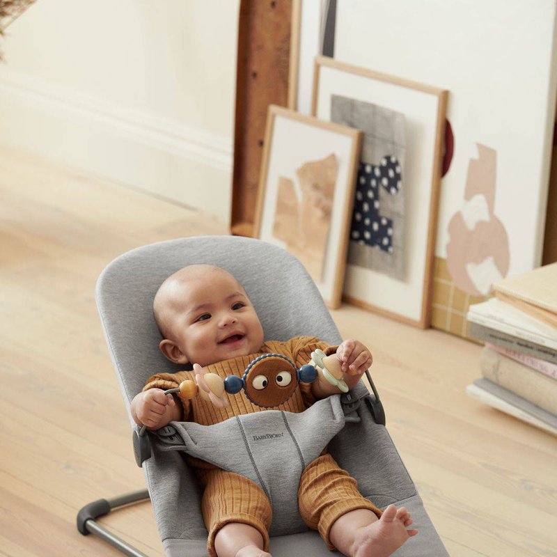 BABYBJORN - leżaczek BLISS 3D Jersey - Jasny Szary + Zabawka Googly Eyes Pastels
