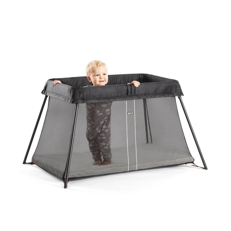 BABYBJORN - łóżeczko turystyczne LIGHT - czarny + prześcieradło