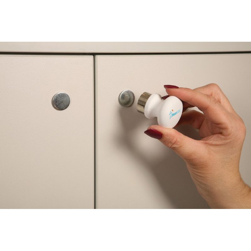 Dreambaby - Uchwyt magnetyczny Grip Safe (1 uchwyt + 4 podkładki)