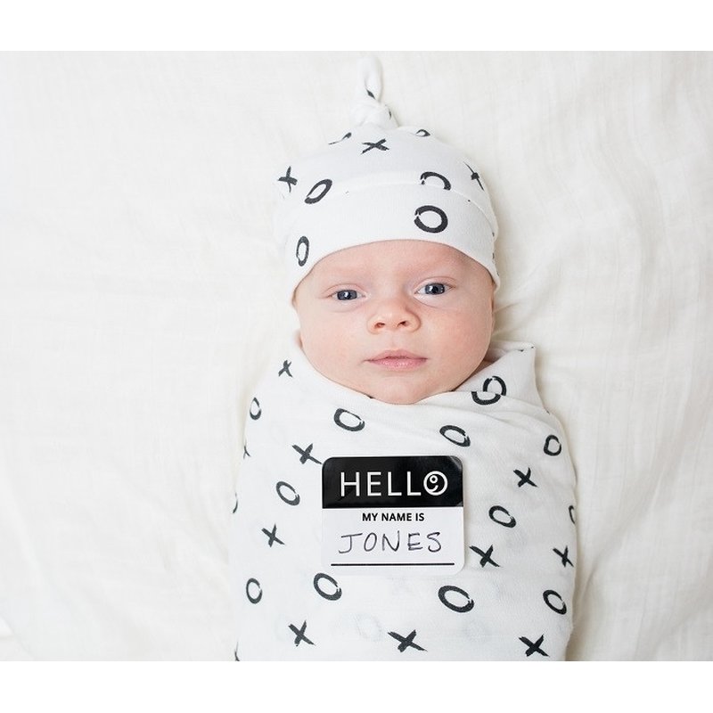 Lulujo Czapka dla Noworodka HUGS & KISSES