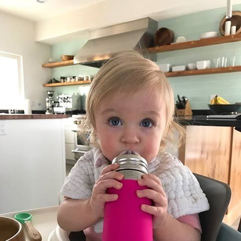 Termobutelka ze słomką i błękitną osłonką 260 ml, Pura Kiki