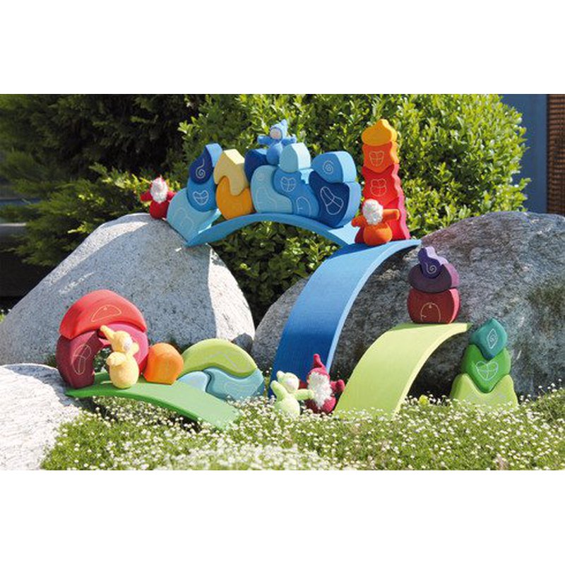 Domek z fal 1+, Grimm's