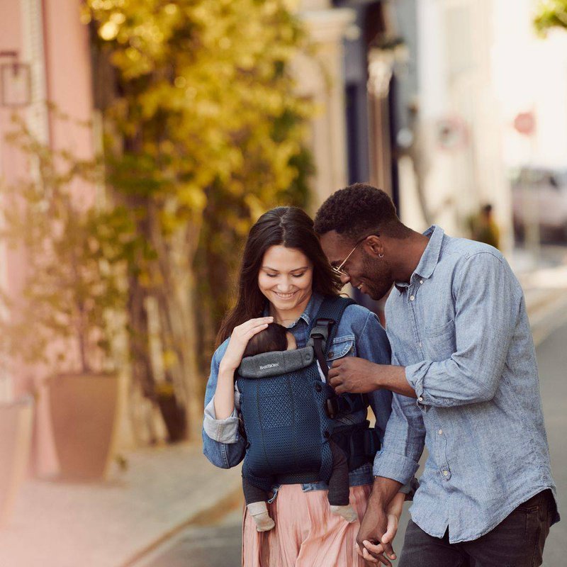 BABYBJORN - nosidełko Harmony 3D Mesh, Granatowy + śliniaczek do nosidełka Harmony