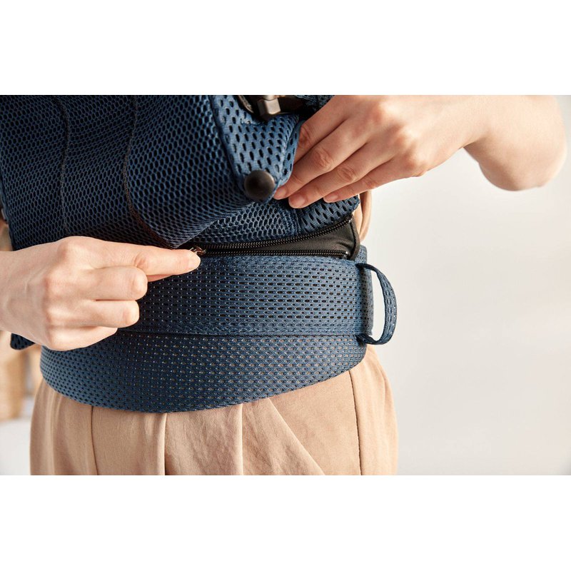 BABYBJORN - nosidełko Harmony 3D Mesh, Granatowy + śliniaczek do nosidełka Harmony