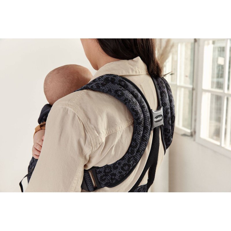 BABYBJORN MOVE 3D Mesh - nosidełko, Antracyt/Leopard