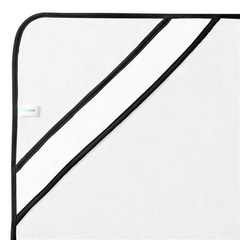 BABYONO - 343/01 Okrycie kąpielowe bambusowe - ręcznik z kapturkiem NATURAL BAMBOO 85x85cm