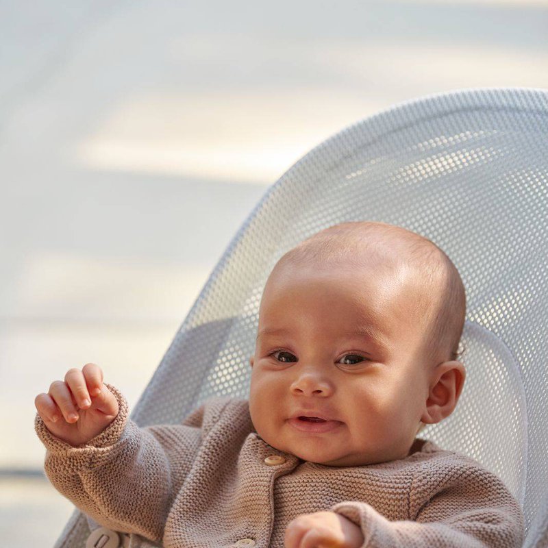 BABYBJORN - leżaczek BALANCE SOFT MESH - Szary/Biały