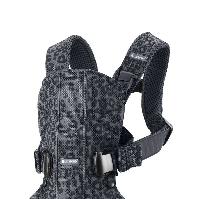 BABYBJORN ONE AIR 3D MESH  - nosidełko, Antracyt/Leopard