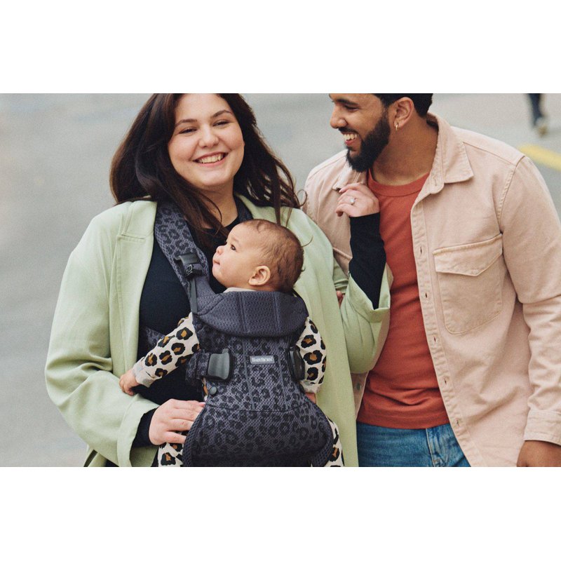 BABYBJORN ONE AIR 3D MESH  - nosidełko, Antracyt/Leopard
