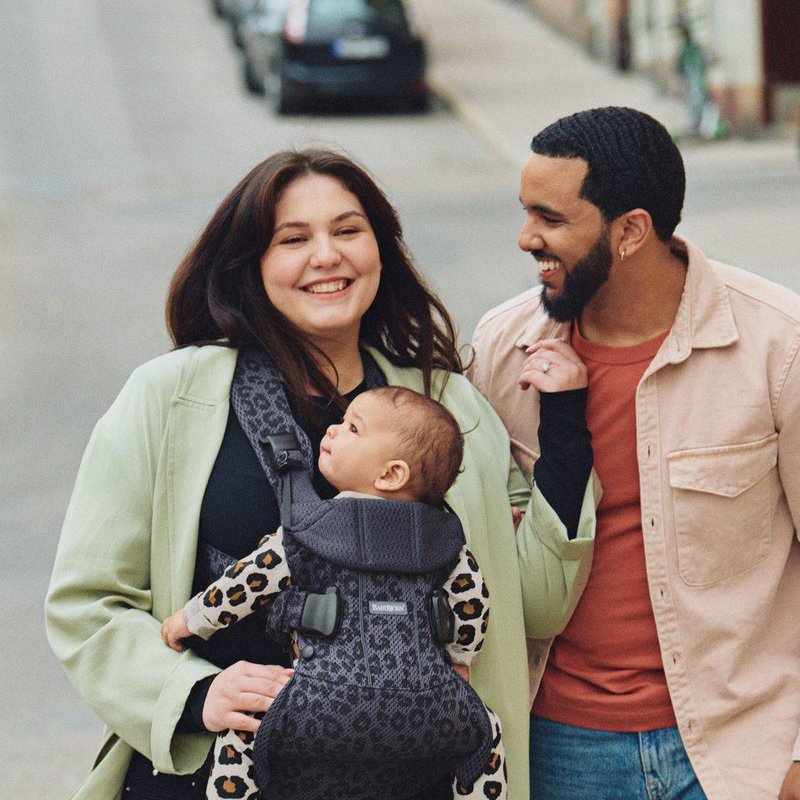 BABYBJORN ONE AIR 3D MESH  - nosidełko, Antracyt/Leopard