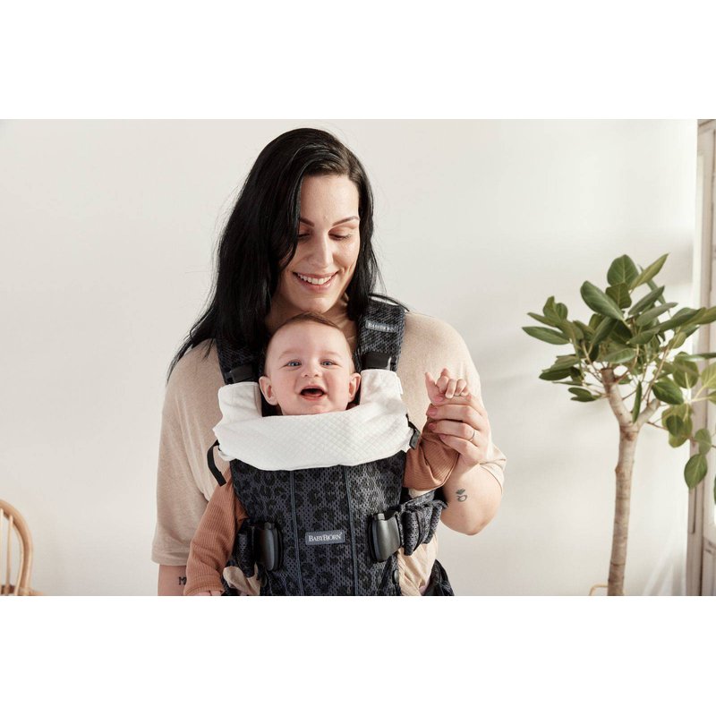BABYBJORN ONE AIR 3D MESH  - nosidełko, Antracyt/Leopard