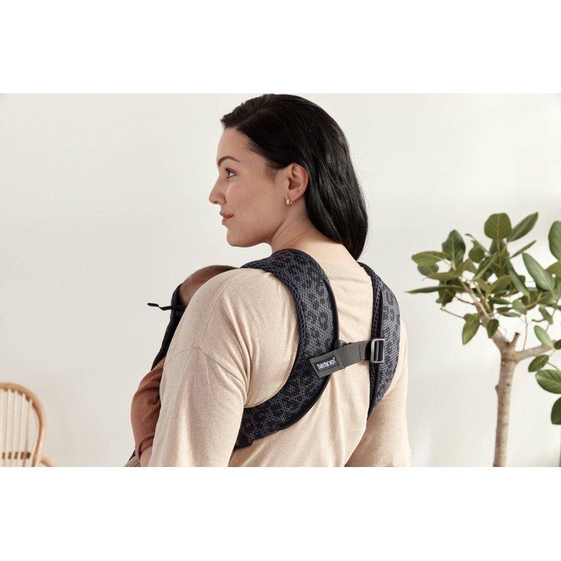BABYBJORN ONE AIR 3D MESH  - nosidełko, Antracyt/Leopard