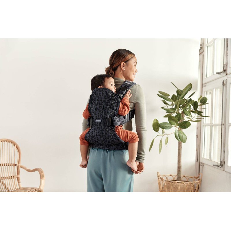 BABYBJORN ONE AIR 3D MESH  - nosidełko, Antracyt/Leopard