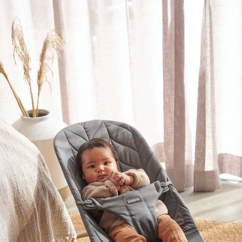 BABYBJORN - leżaczek BLISS COTTON, Petal Quilt, Antracyt