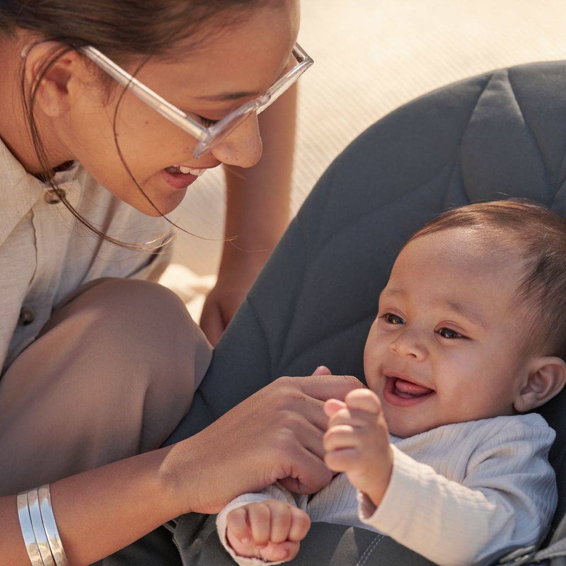 BABYBJORN - leżaczek BLISS COTTON, Petal Quilt, Antracyt