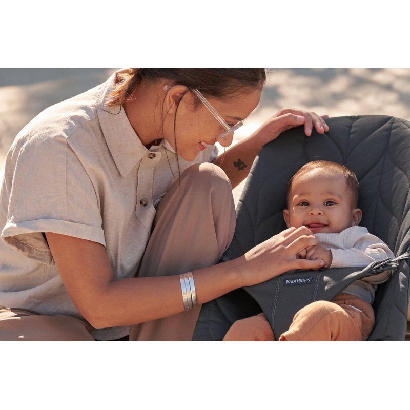 BABYBJORN - leżaczek BLISS COTTON, Petal Quilt, Antracyt