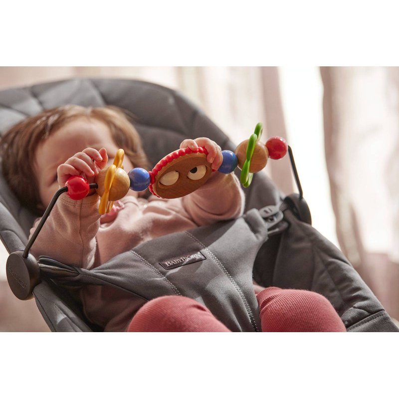 BABYBJORN - leżaczek BLISS COTTON, Petal Quilt, Antracyt + Zabawka BALANCE Googly Eyes