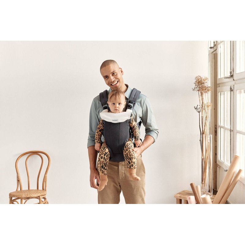 BABYBJORN - nosidełko Harmony 3D Mesh, Antracyt + śliniaczek do nosidełka Harmony