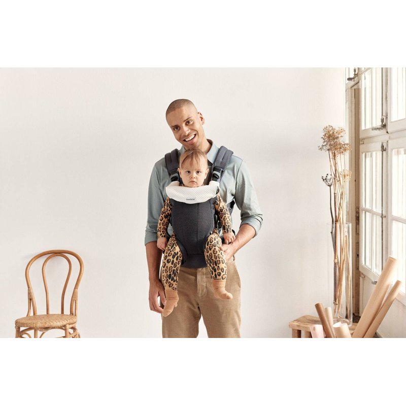BABYBJORN - nosidełko Harmony 3D Mesh, Antracyt + śliniaczek do nosidełka Harmony