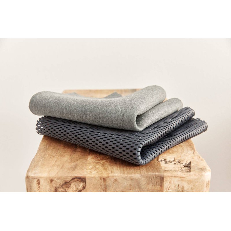 BABYBJORN - nosidełko Harmony 3D Mesh, Antracyt + śliniaczek do nosidełka Harmony