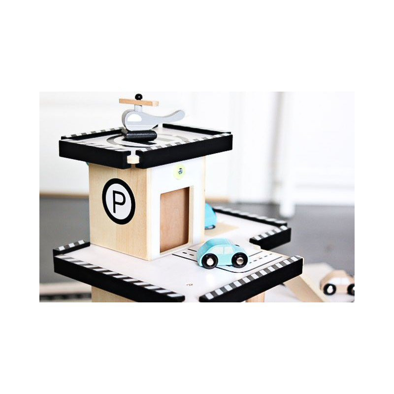 JaBaDaBaDo - Drewniany garaż, wielopoziomowy parking dla aut