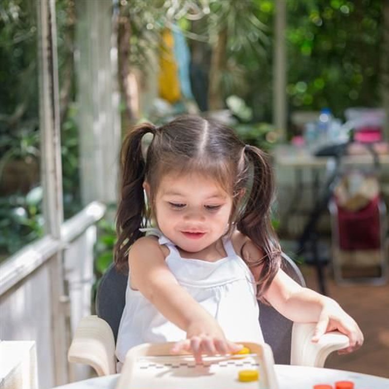 Plan Toys - Drewniana gra Shuffleboard i Cymbergaj 2w1, PT4626