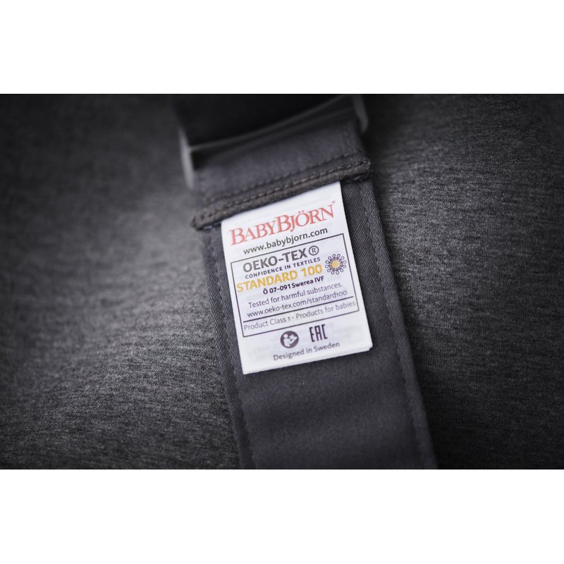 BABYBJORN MINI 3D Jersey – nosidełko, Ciemny szary