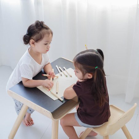 Meble dla dzieci, stolik i krzesełko | Plan Toys