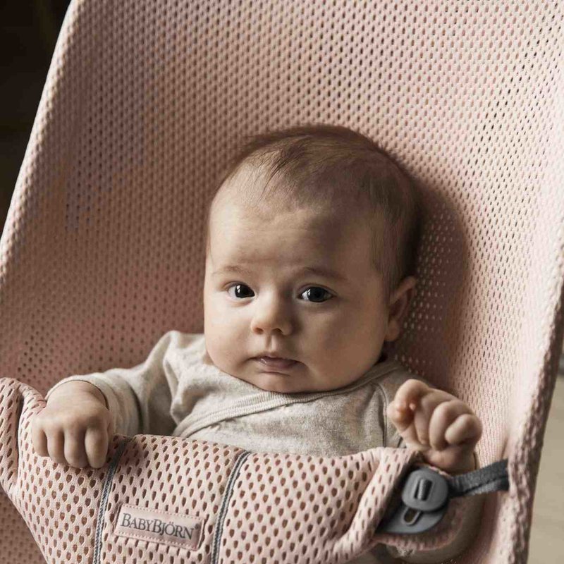 BABYBJORN - leżaczek BLISS MESH - Perłowy Różowy