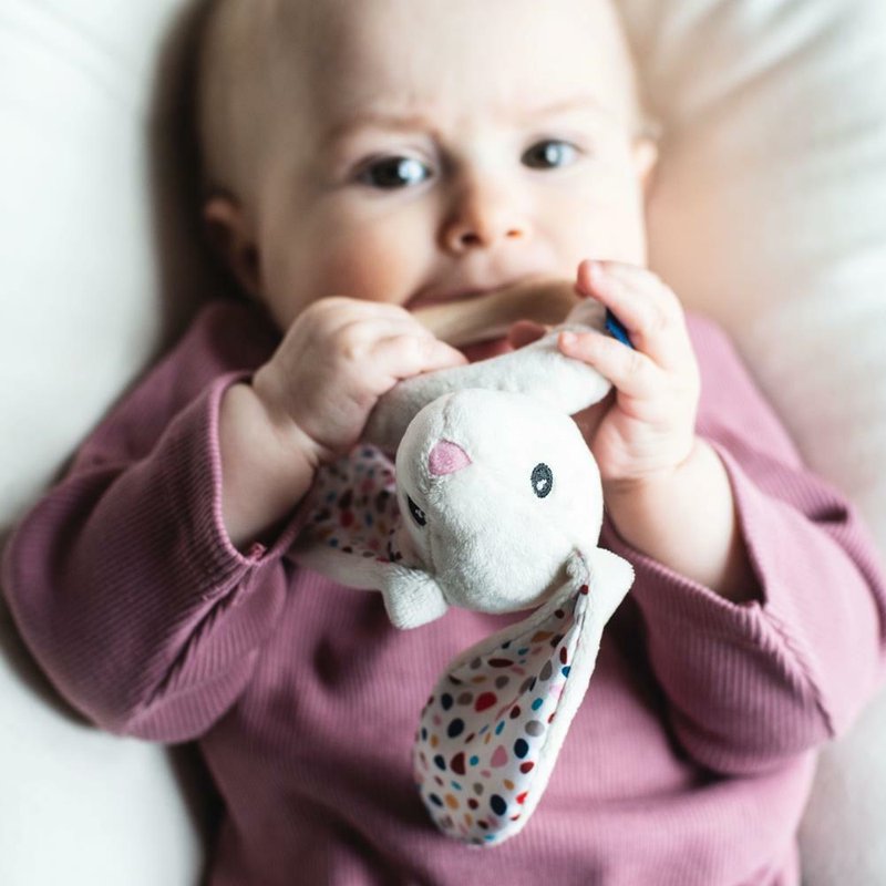 Whisbear - Eko gryzak drewniany Króliczek - kremow