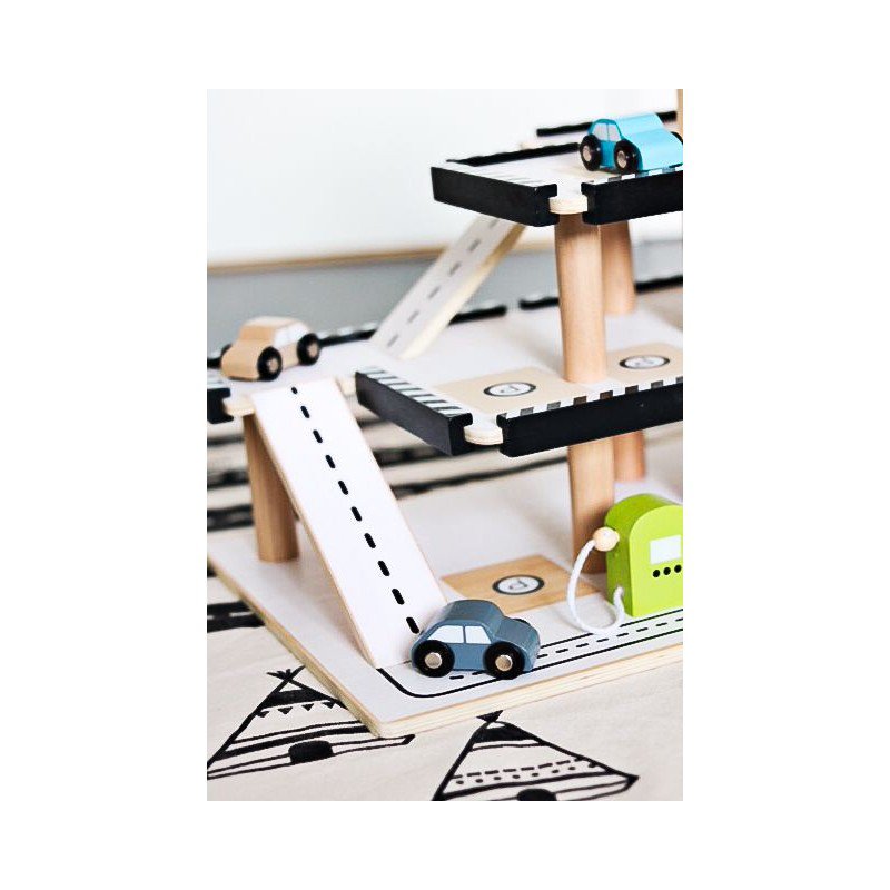 JaBaDaBaDo - Drewniany garaż, wielopoziomowy parking dla aut