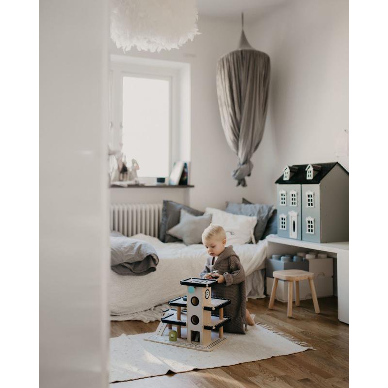 JaBaDaBaDo - Drewniany garaż, wielopoziomowy parking dla aut