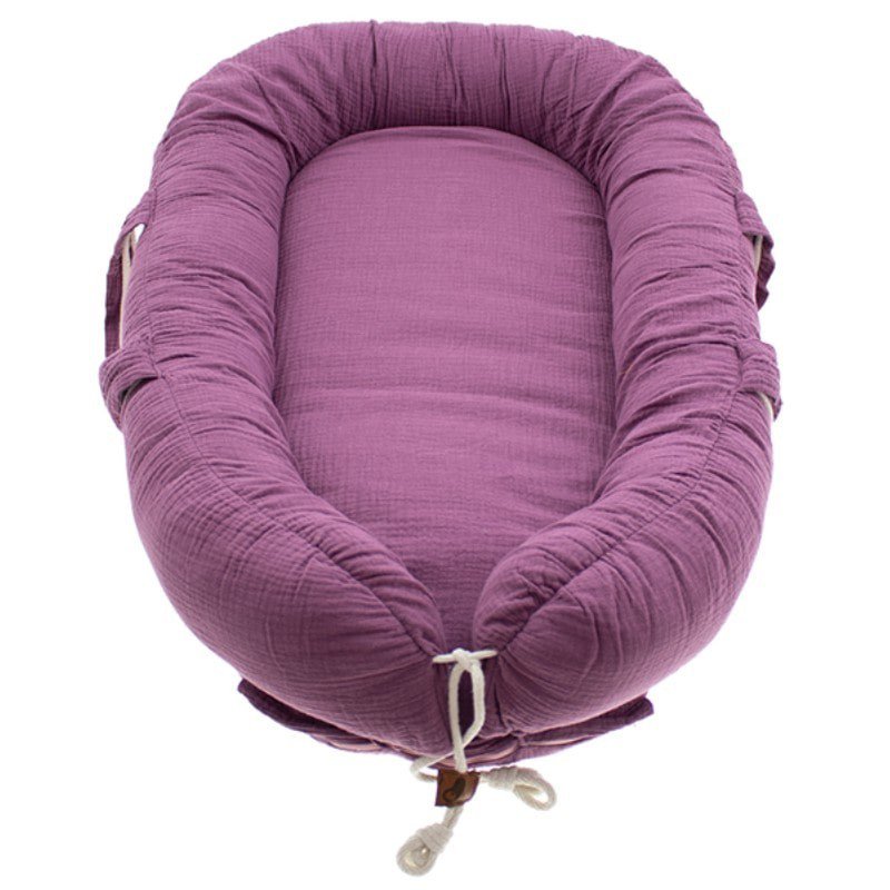 Hi Little One - Kokon gniazdko dla Noworodka z oddychającego muślinu NEWBORN NEST LAVENDER