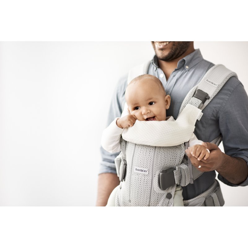 BABYBJORN - śliniaczek do nosidełka ergonomicznego BABYBJORN One, biały