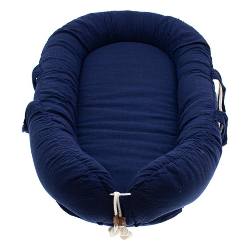 Hi Little One - Kokon gniazdko dla Noworodka z oddychającego muślinu NEWBORN NEST NAVY