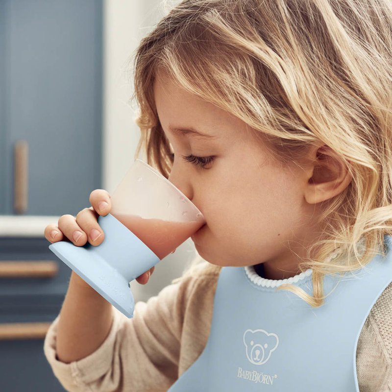 BABYBJORN - zestaw do karmienia - Powder Blue