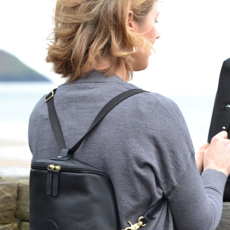 Plecaczek/Saszetka Mini Adult Freedom Pod, skórzany czarny, PacaPod